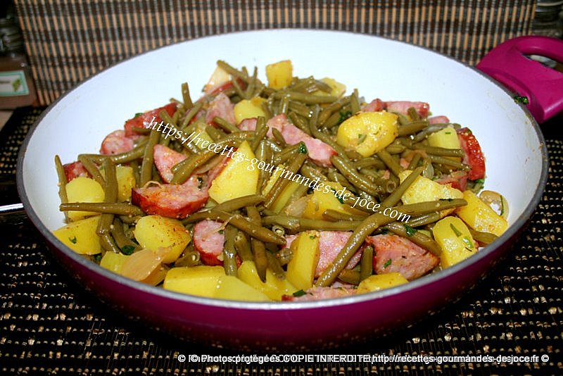 Poêlée épicée de pommes de terre, haricots verts et saucisse de Morteau –  Recettes Gourmandes De Joce