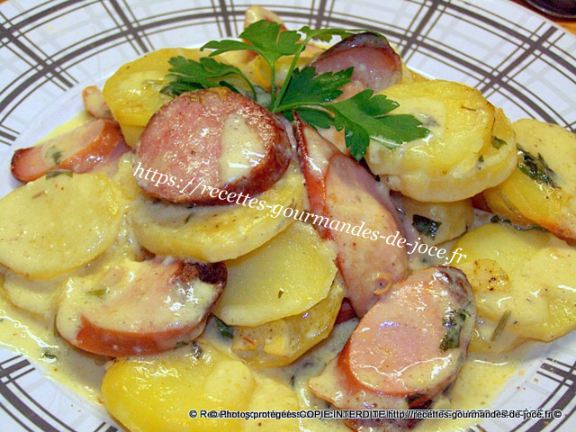 Saucisse De Morteau Pomme De Terre Sauce Moutarde Pommes de terre à la cancoillotte, saucisses de Morteau et fumées