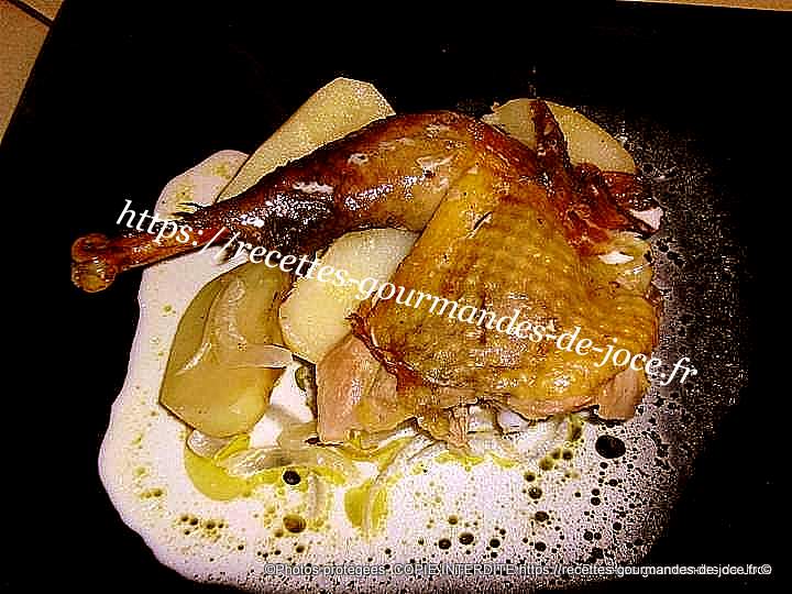 Pintade rôtie à la crème et pommes de terre. – Recettes Gourmandes De Joce