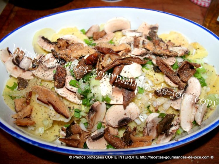 Cuisses de pintade, pommes de terre et champignons au four. – Recettes